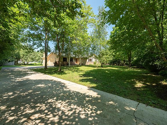 4th image of 4880 Hayden Run Rd