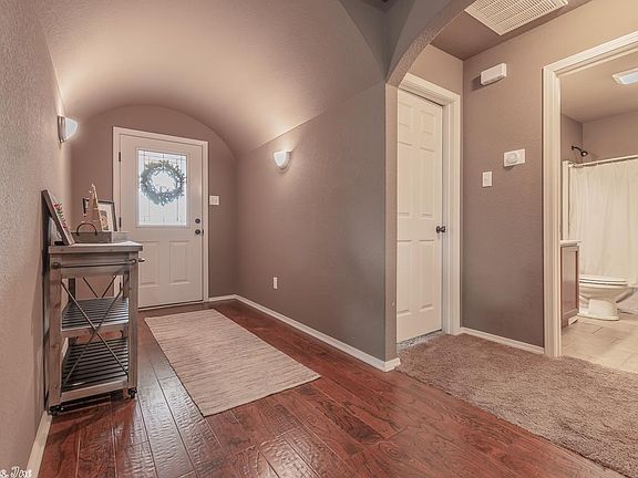 3rd image of 5517 Pin Oak Ln