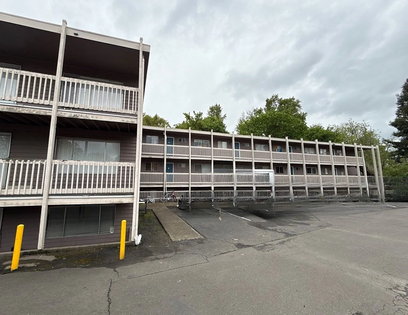 2 bed, 1.0 bath, $1,195 — Photo 3