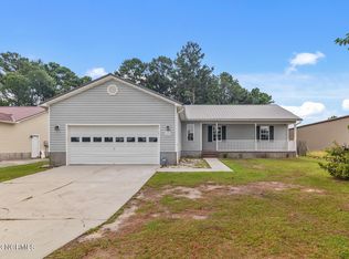 625 Queens Creek Rd, Hubert, NC 28539