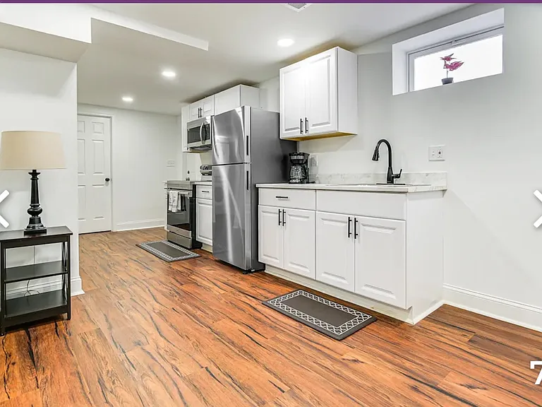 304 Camrose Ave #B — Photo 15
