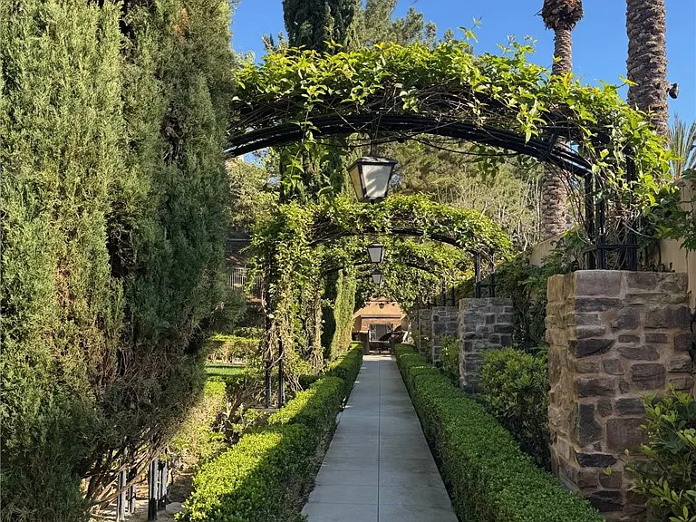 38 Gardenpath — Photo 50