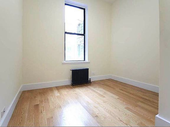 3rd image of 121 Putnam Ave #2G