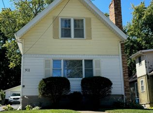911 S Ottawa Ave, Dixon, IL 61021