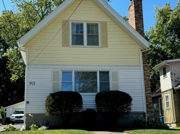 911 S Ottawa Ave, Dixon, IL 61021