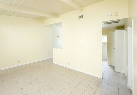 4th image of 1752 Bell St APT 4