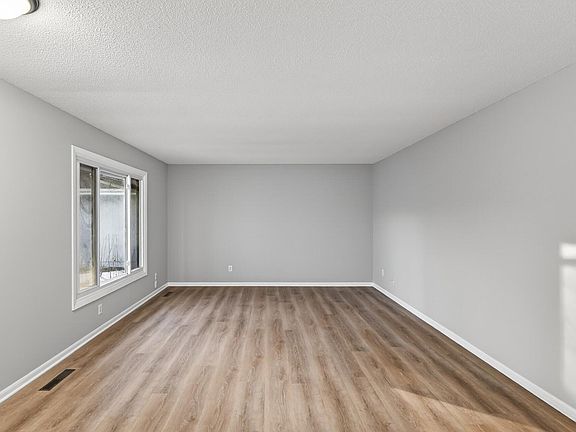 4th image of 10470 Colorado Cir
