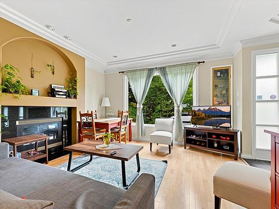 4th image of 2579 W 45th Ave