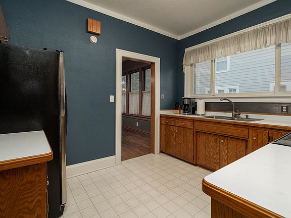 3rd image of 239 E School St