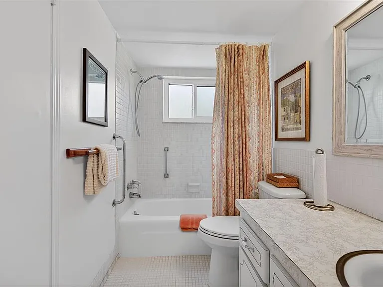 1200 N Shore Dr NE #201 — Photo 25