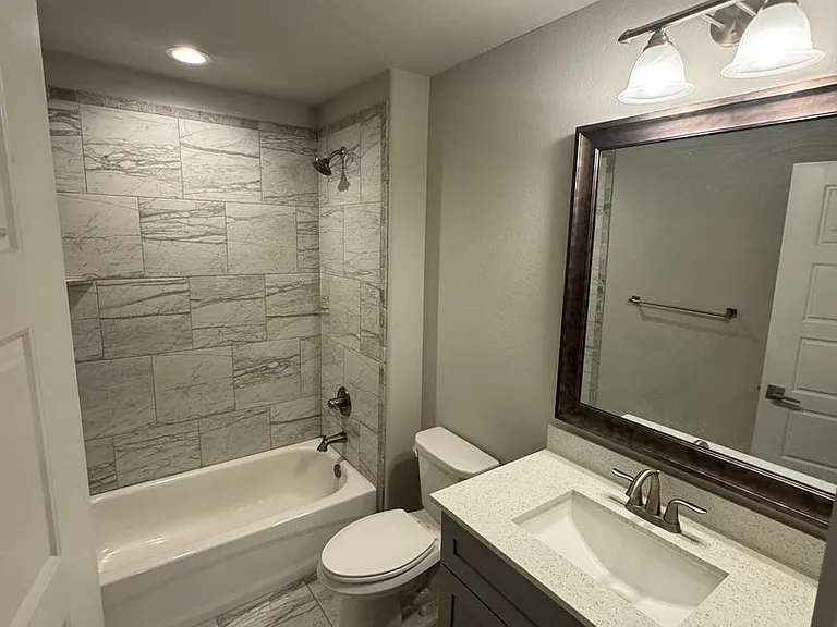 660 The Cottages — Photo 18