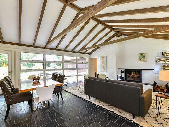 Living Room / Dining Room