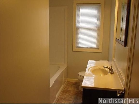 2nd image of 191 Curtice St W