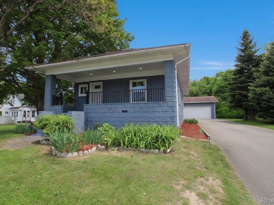 3280 E Atherton Rd, Burton, MI 48529
