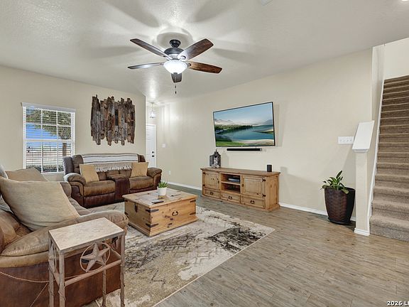 4th image of 124 Field Ridge