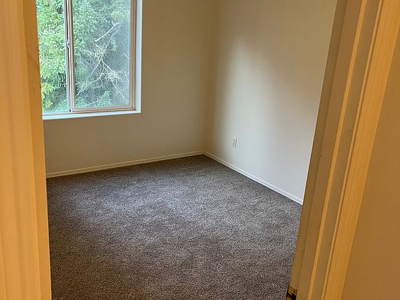 3rd image of 12921 SW Beagle Ct