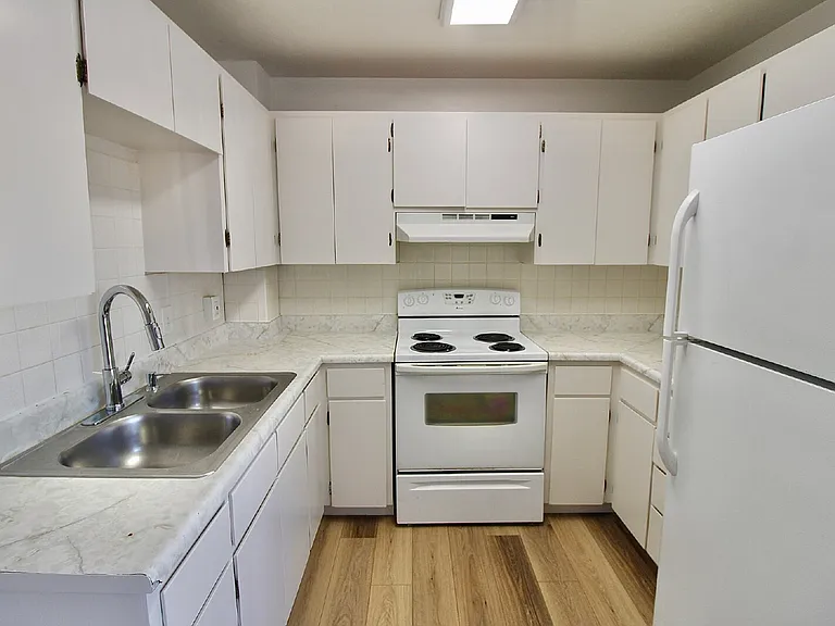 85 S 18th Ave #1 — Photo 2