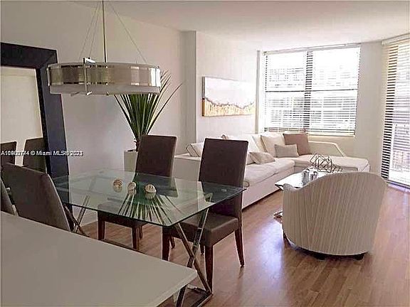 3rd image of 1901 Brickell Ave #1804