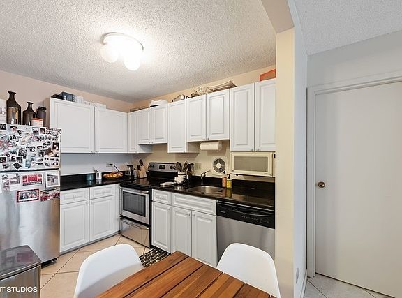 4th image of 111 W Maple St APT 2611