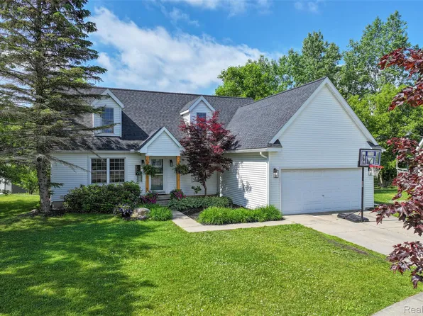 1177 Emerald Forest Ln, Davison, MI 48423