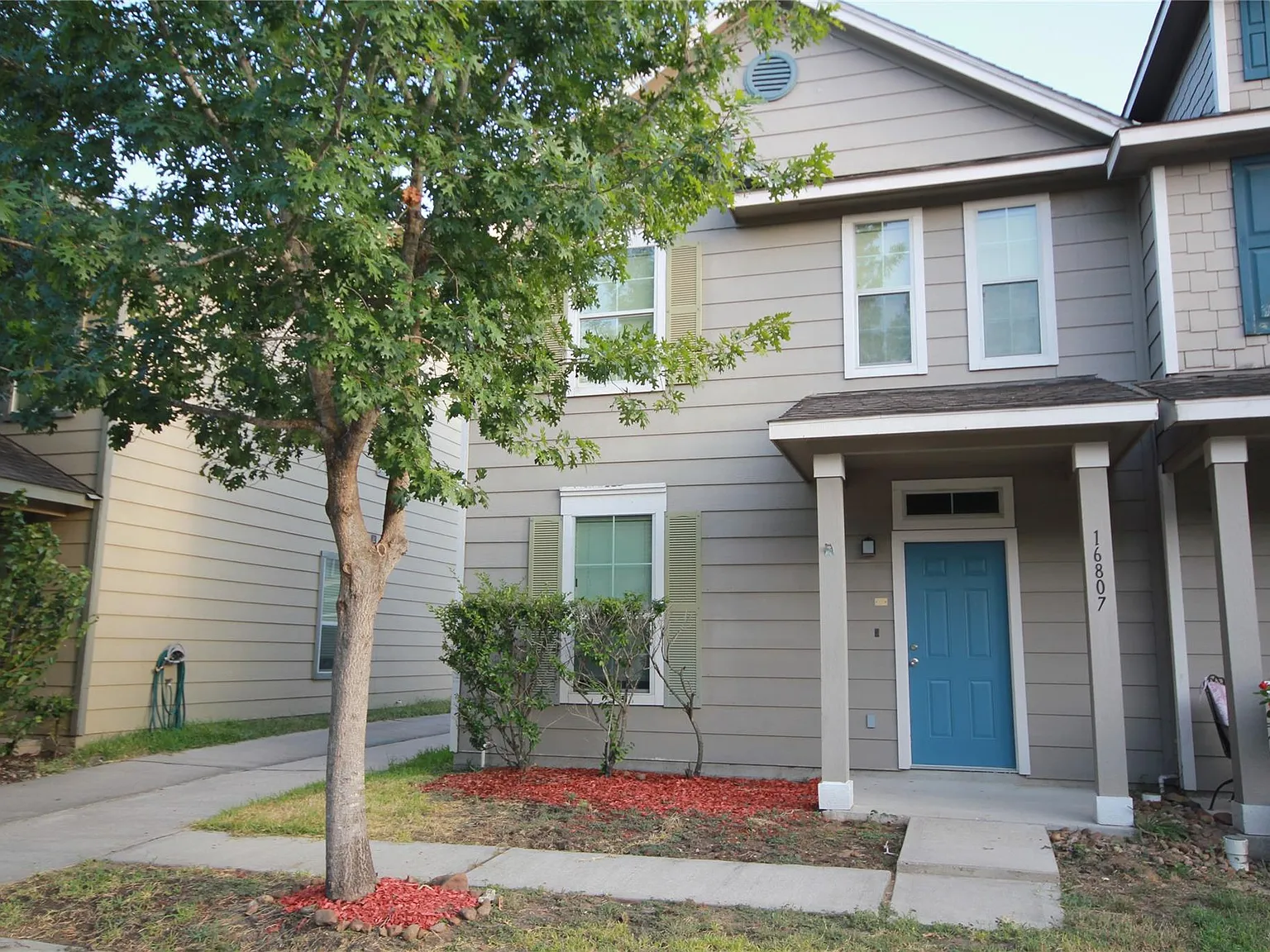 3 bed, 2.5 bath, 1540 sqft, $1,845 — Photo 1