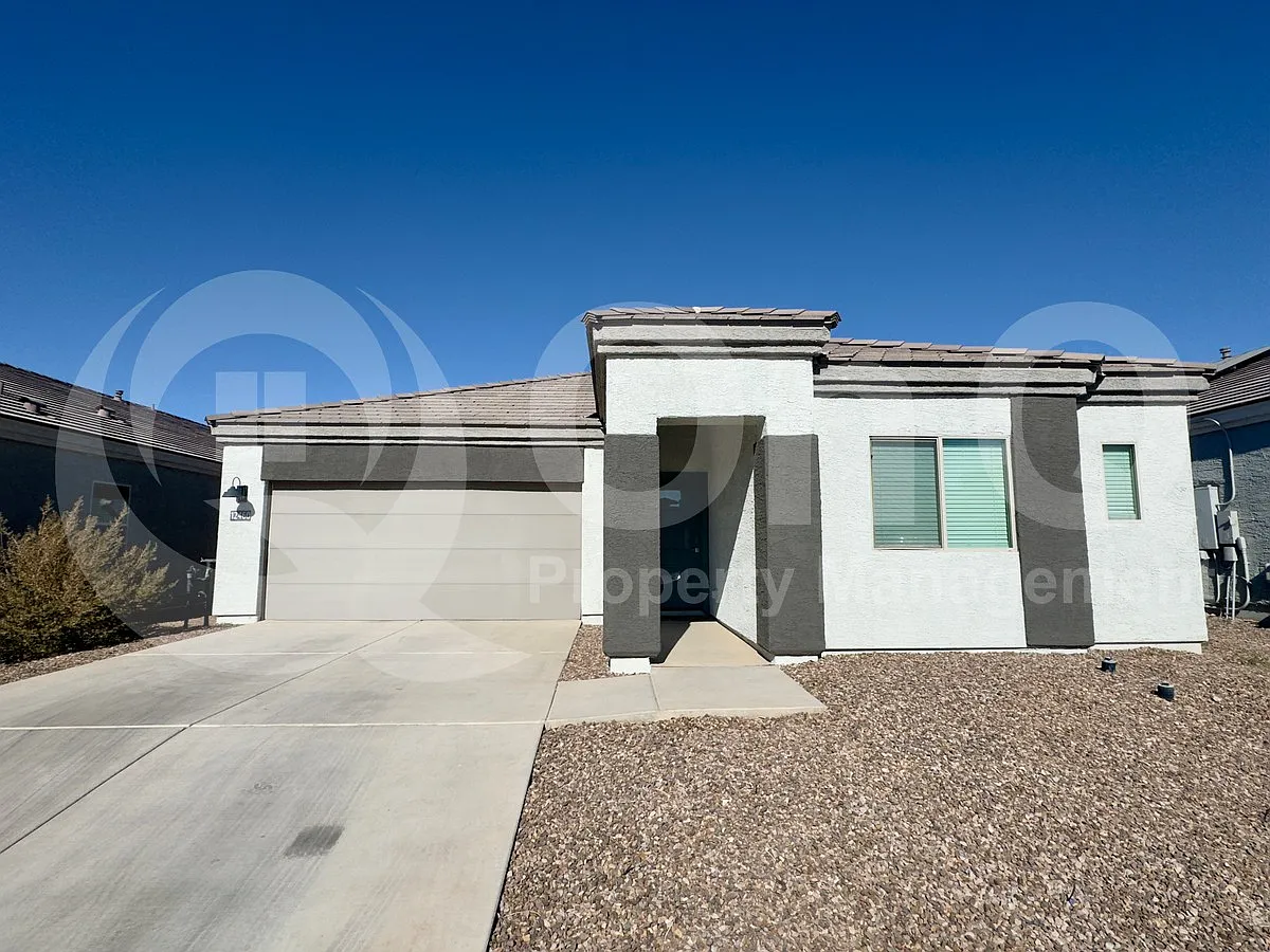 4 bed, 2.0 bath, 1760 sqft, $1,899 — Photo 3