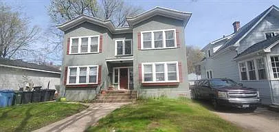 222 Logan Ave N Photo 1