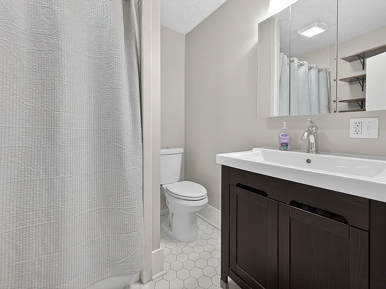 716 Coit Ave NE — Photo 9