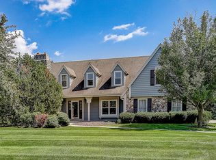 930 Weston Hills Dr, Brookfield, WI 53045