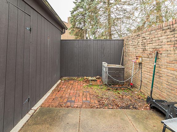 5th image of 5373 Shannon Ln #80