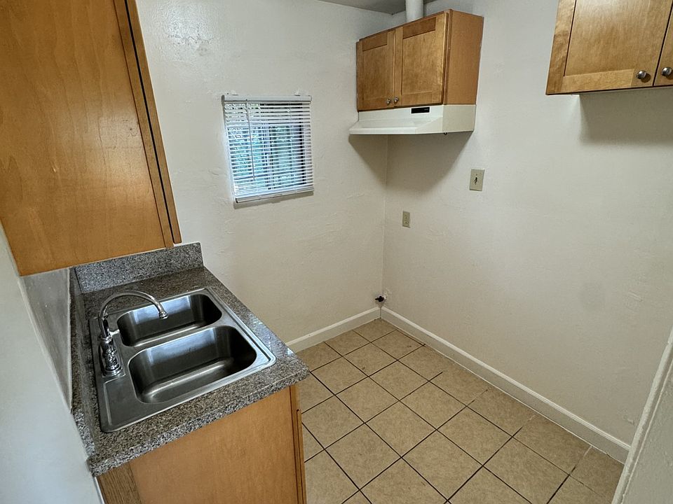 1st image of 446 N Westmoreland Ave
