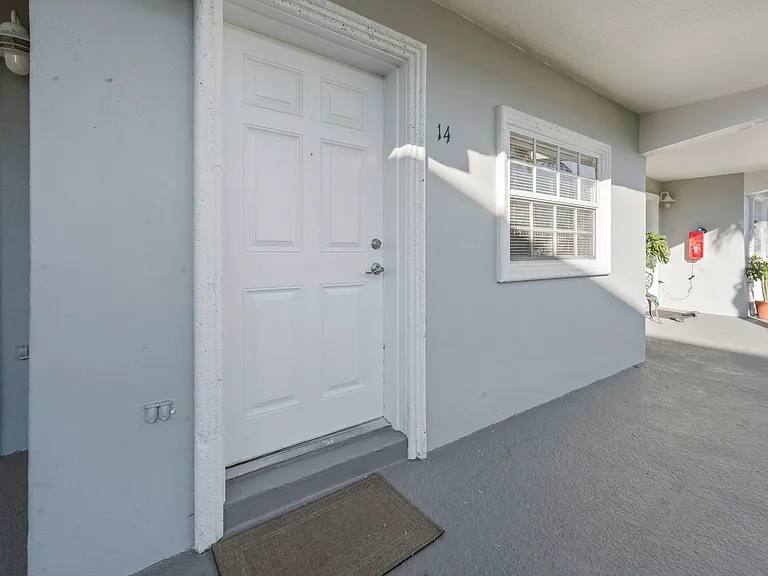 Satellite Arms Apartments — Photo 10