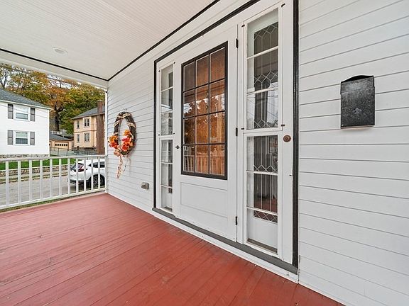 4th image of 29 Trescott St