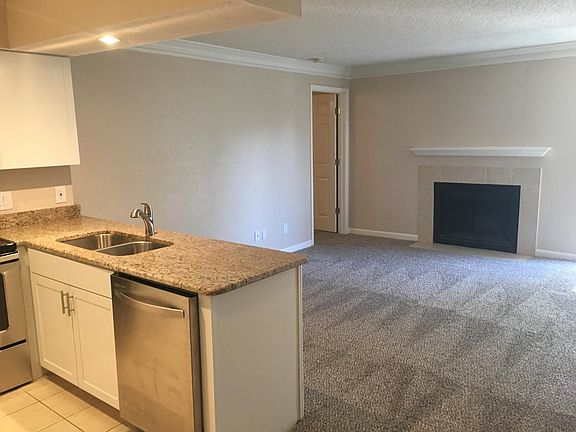 4th image of 100 Fairway Park Blvd Unit 403