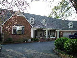 1st image of 1625 Laura Ln