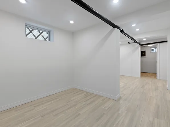 928 East 26th Street image 11 of 24