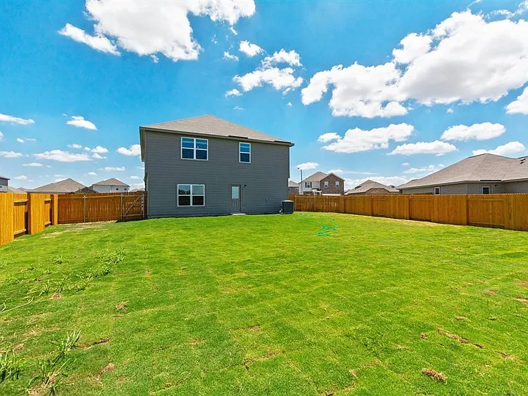 16429 Farmhouse Ln — Photo 22