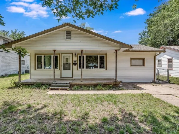 209 N Colby Ave, Valley Center, KS 67147