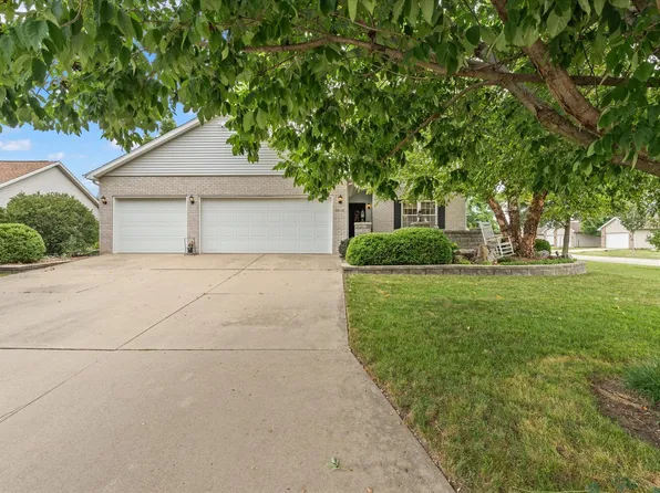 3802 Crail Rd, Champaign, IL 61822
