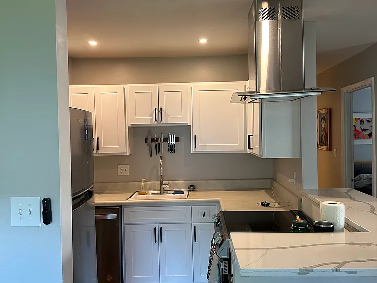 132 W America St #25 — Photo 5