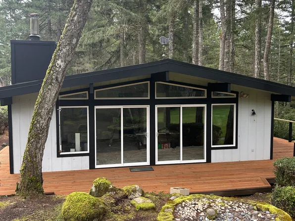 471 E Michelle Dr, Union, WA 98592