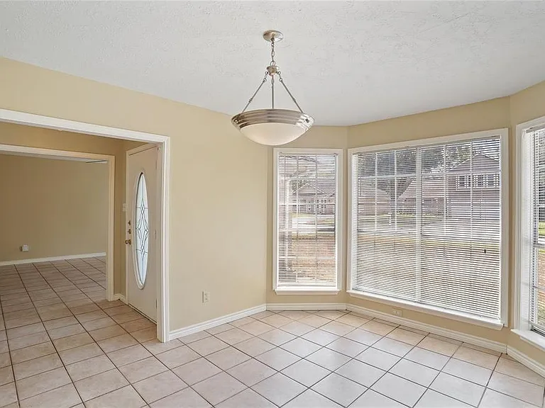 10518 Linecamp Dr — Photo 4