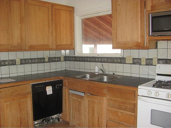 2nd image of 37 E Roosevelt Ave