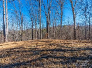 74 Sovereign Ln, Fairview, NC 28730