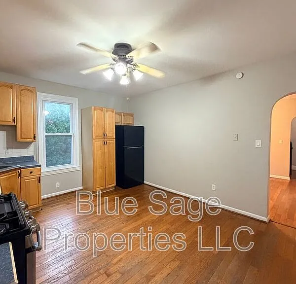 913 8th Ave — Photo 9