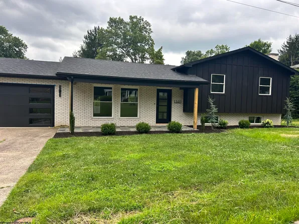 1301 Heritage Pl, Morgantown, WV 26505