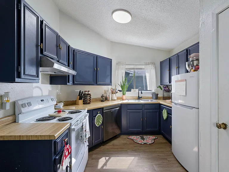8317 Forest Ridge Dr — Photo 10
