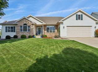 1005 Warrior Ct, Waunakee, WI 53597