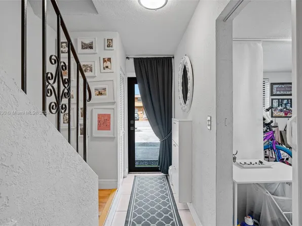 7389 W 18th Ave, Hialeah, FL 33014