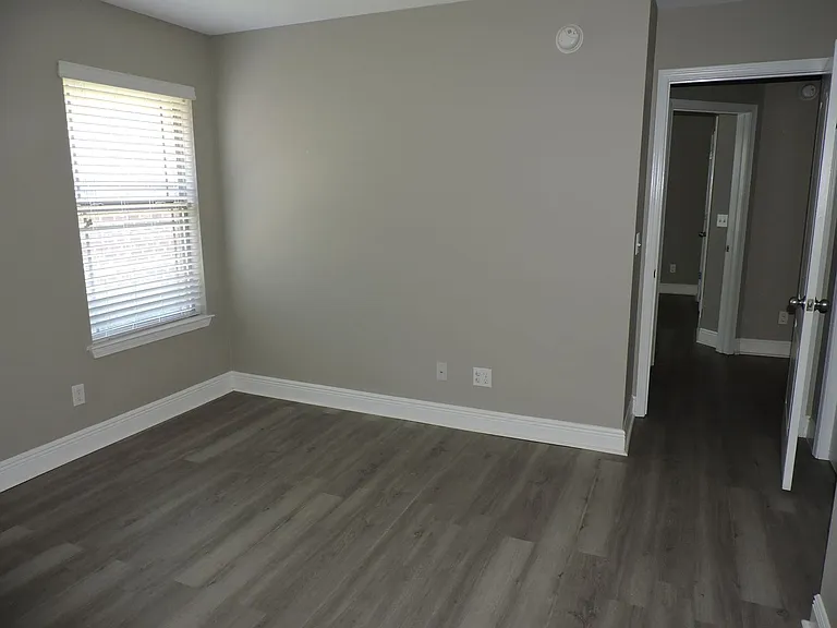 6060 Dunridge Dr — Photo 12